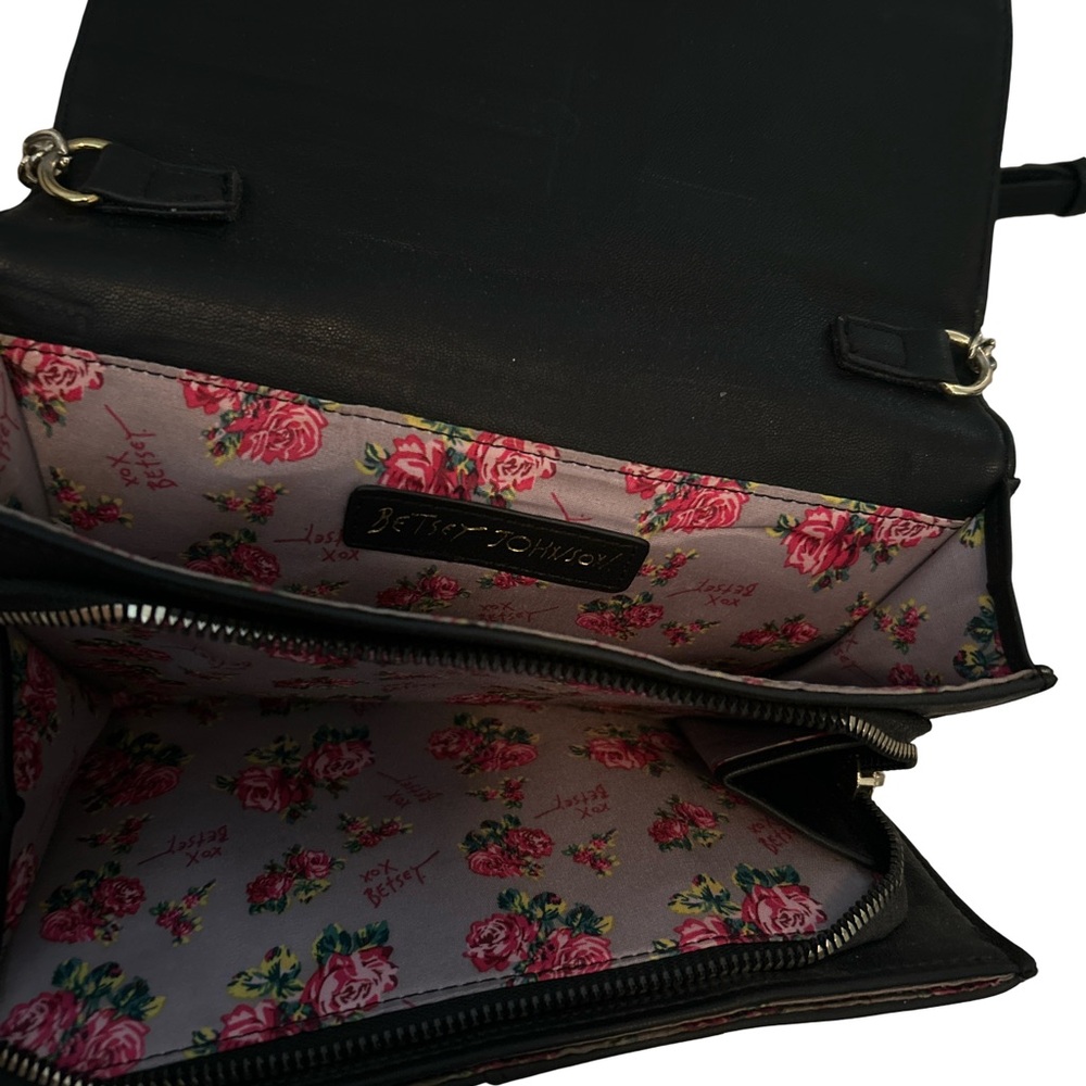 Betsy Johnson Chain Black Hearts Quilted Crossbody Purse Bag - Picture 5 of 6